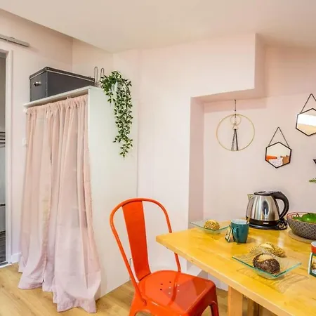 Charming Little Next In Vieux-lyon By Guestready