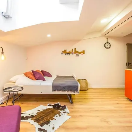 Apartment Charming Little Next In Vieux-lyon By Guestready Lyon